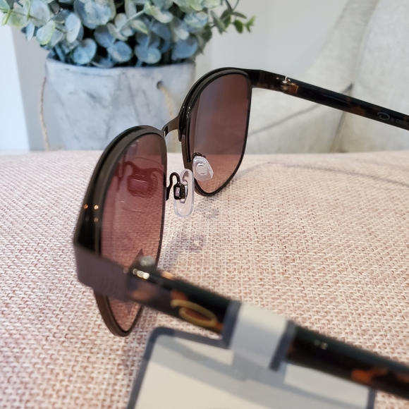 Brand new Oscar by Oscar de la Renta sunglasses main image 10